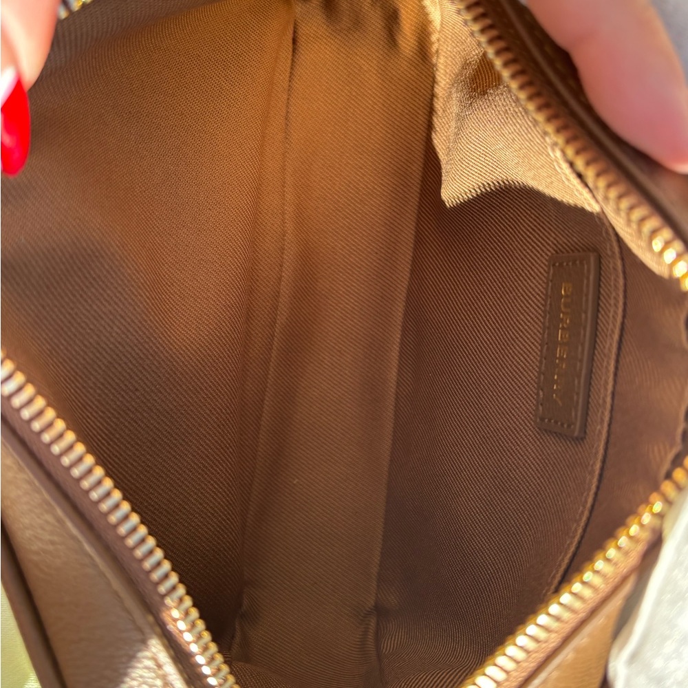 NWT Burberry Camera Crossbody - Picture 9 of 13